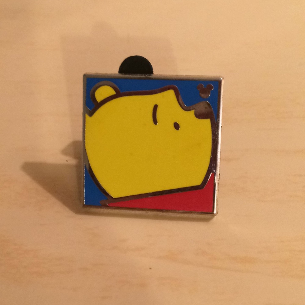 Disney Winnie the Pooh Hidden Mickey Pin